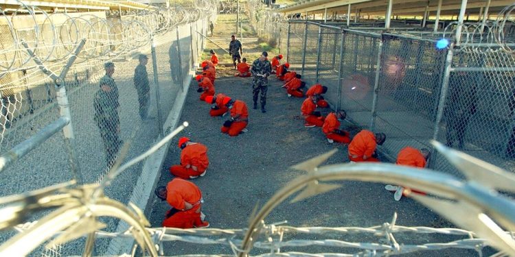 20 aos despus, la historia detrs de la foto de Guantnamo que no desaparece