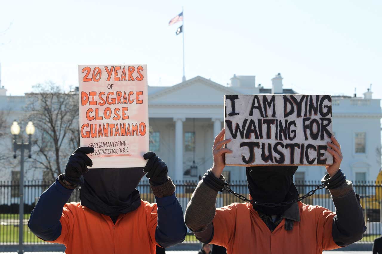 Activistas exigen el cierre de la prisin de Guantnamo, lugar de torturas y abusos - Guantanamo-prision-Estados-Unidos-tortura-protesta-4