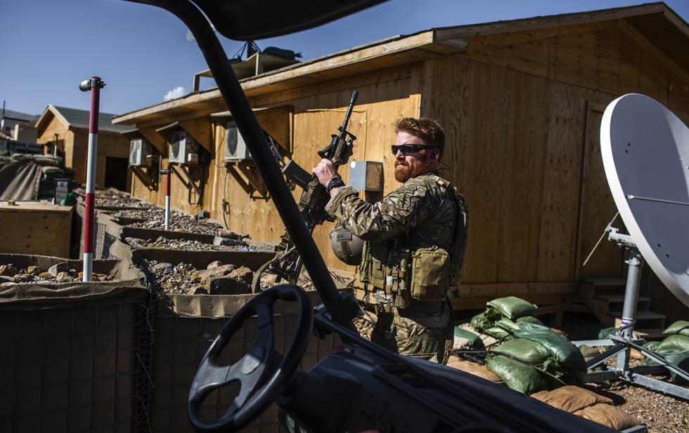 The New York Times | Un soldado de las Fuerzas Especiales de EU se 
prepara para patrullar en una base en la Provincia de Parwan, Afganistn