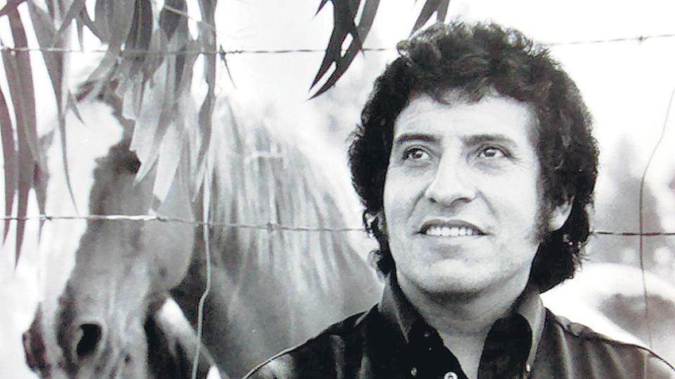 Vctor Jara, guitarra y voz del pueblo chileno.