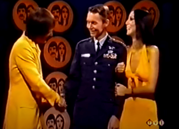 La hora de la comedia de Sonny y Cher, episodio 42 - Cher Scholar